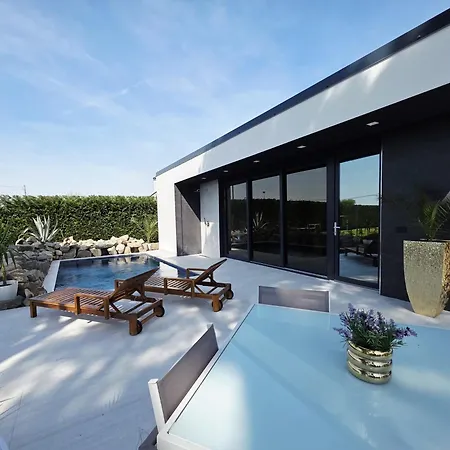 The K Noir Private Pool Luxury Cive